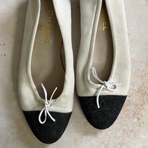 Worn EUC Chanel ballet flats